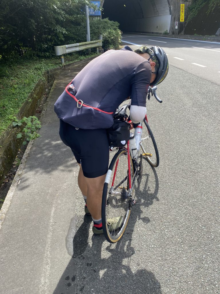 サイドカットしたタイヤ