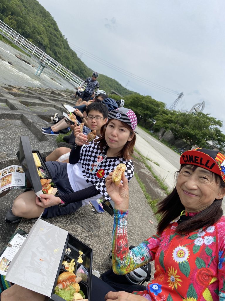 旭川河川敷ランチ10