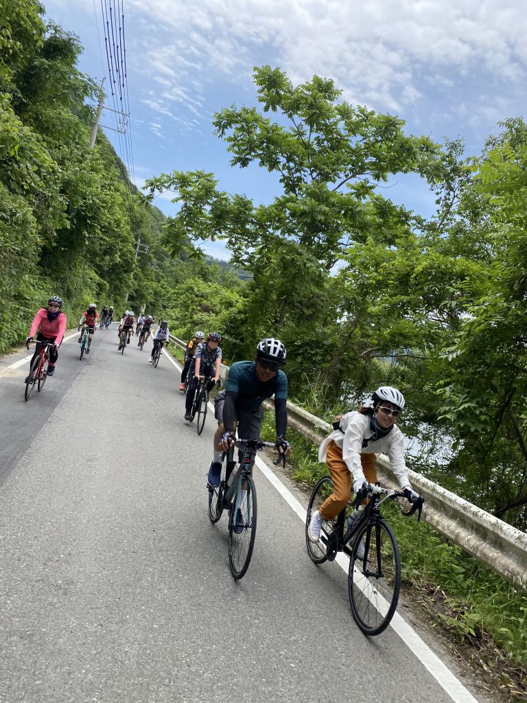 せせらぎ公園横